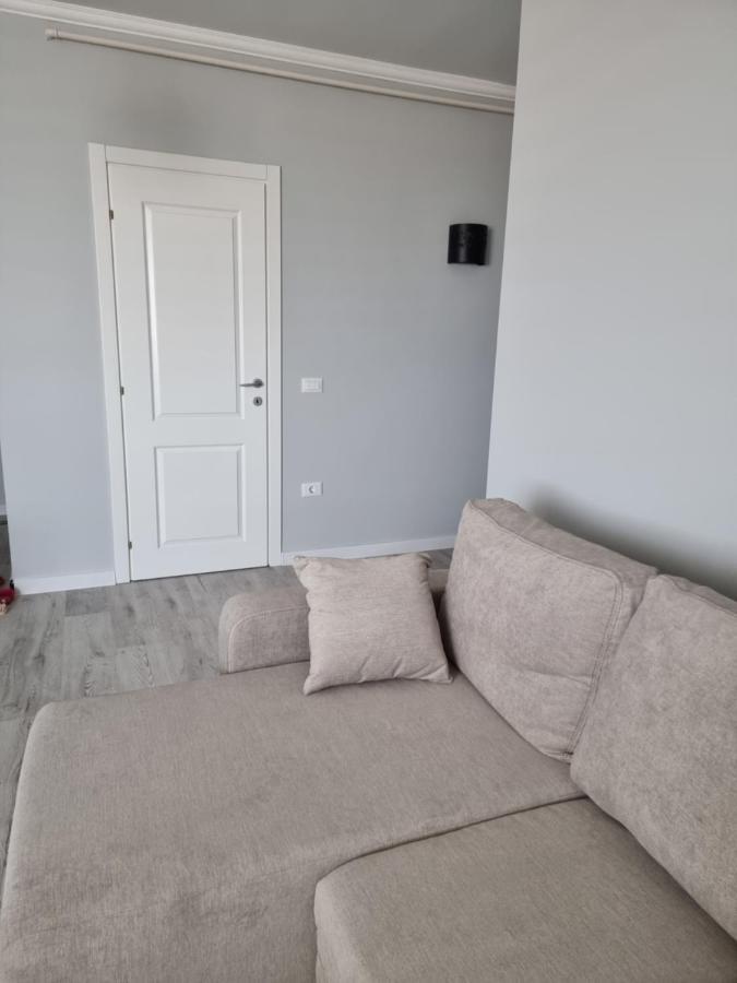 Apartament 2 Camere Eliberarii 콘스탄차 외부 사진